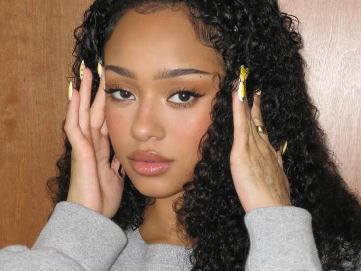 lady on makeup